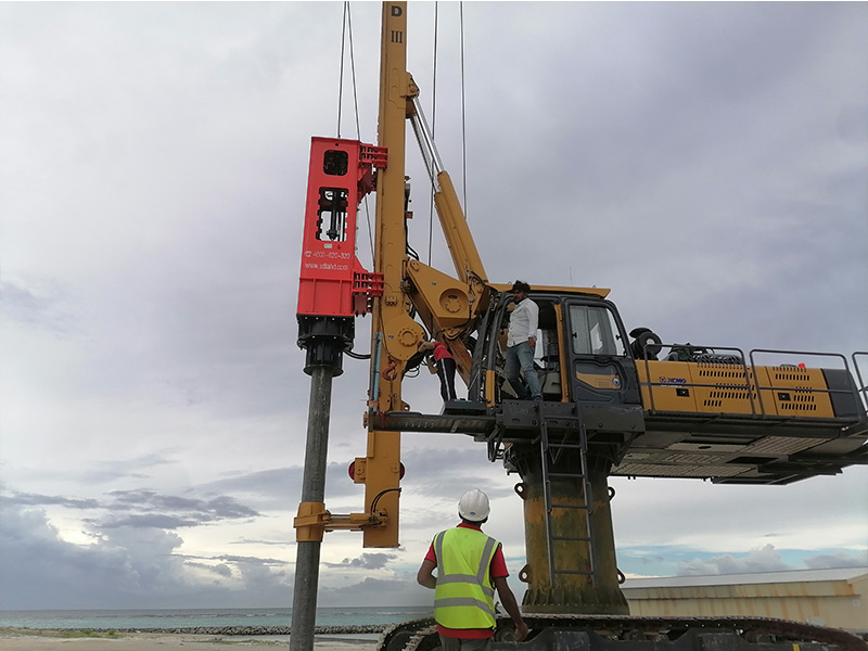 hydraulic piling hammer boosts Maldives tourism project