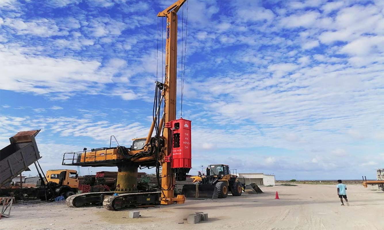 HH Hydraulic Pile Driving Hammer for Pile Foundation Construction in Maldives