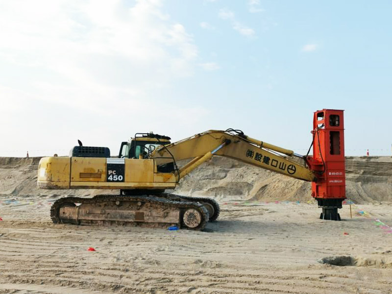 rapid impact compaction equipment is installed on the excavator for subgrade compaction