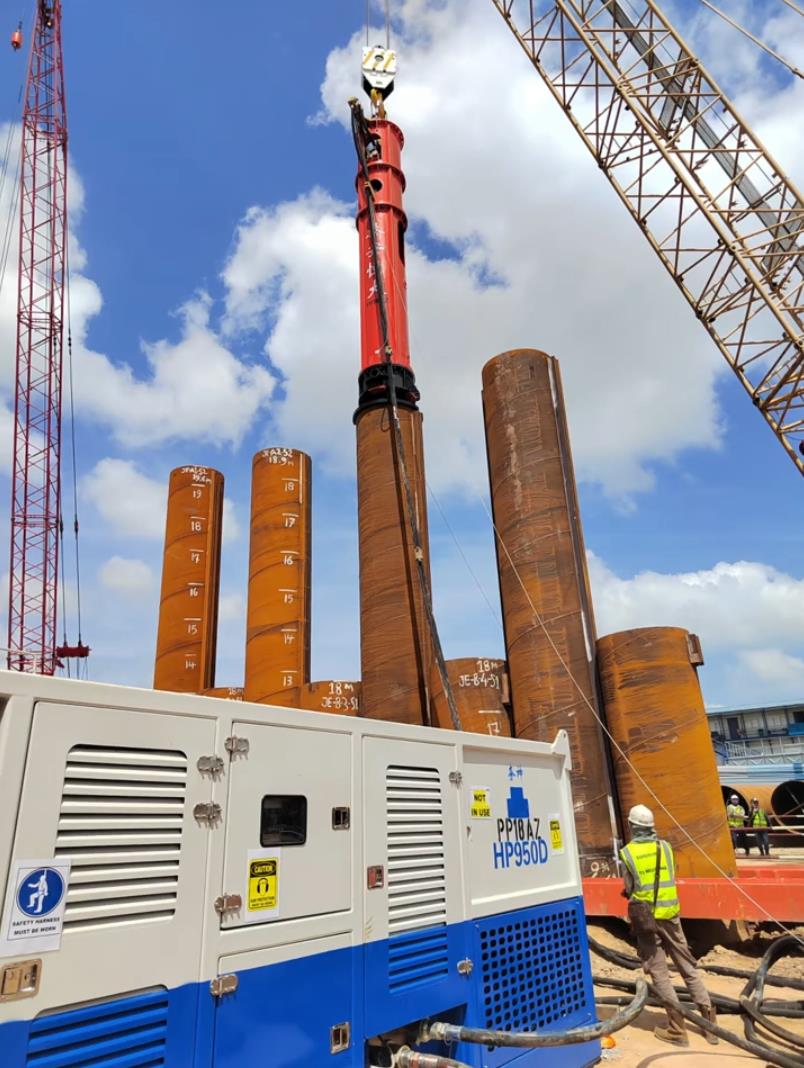 hydraulic pile hammer